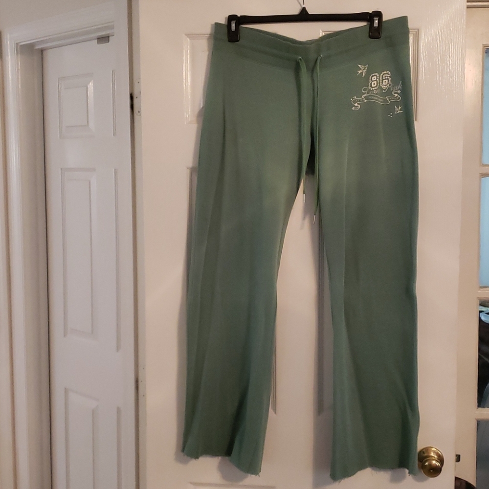 Two piece set - Picture 3 of 8